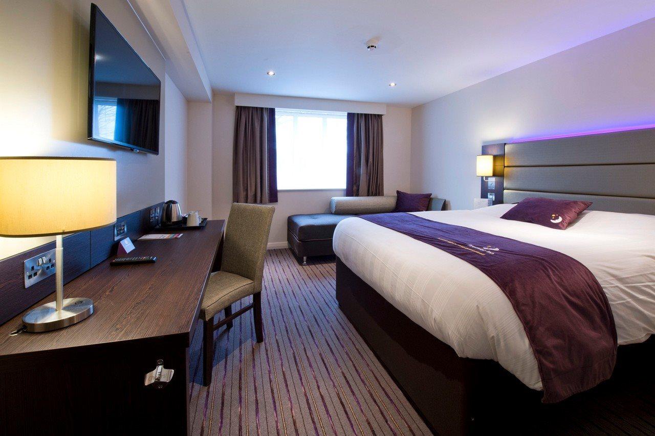 Premier Inn Ware Exterior photo