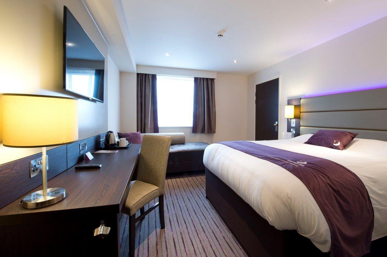 Premier Inn Ware Exterior photo