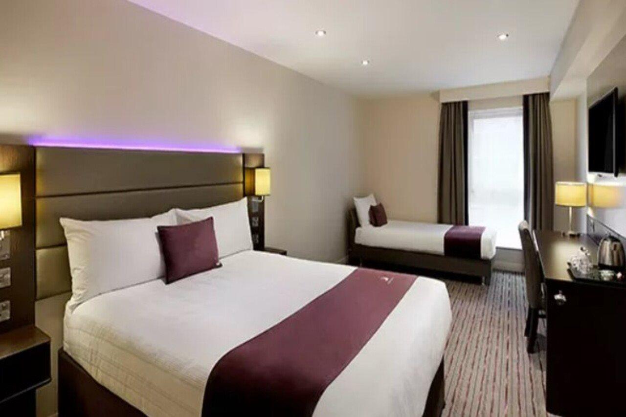 Premier Inn Ware Exterior photo