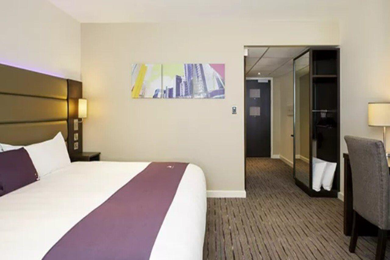 Premier Inn Ware Exterior photo